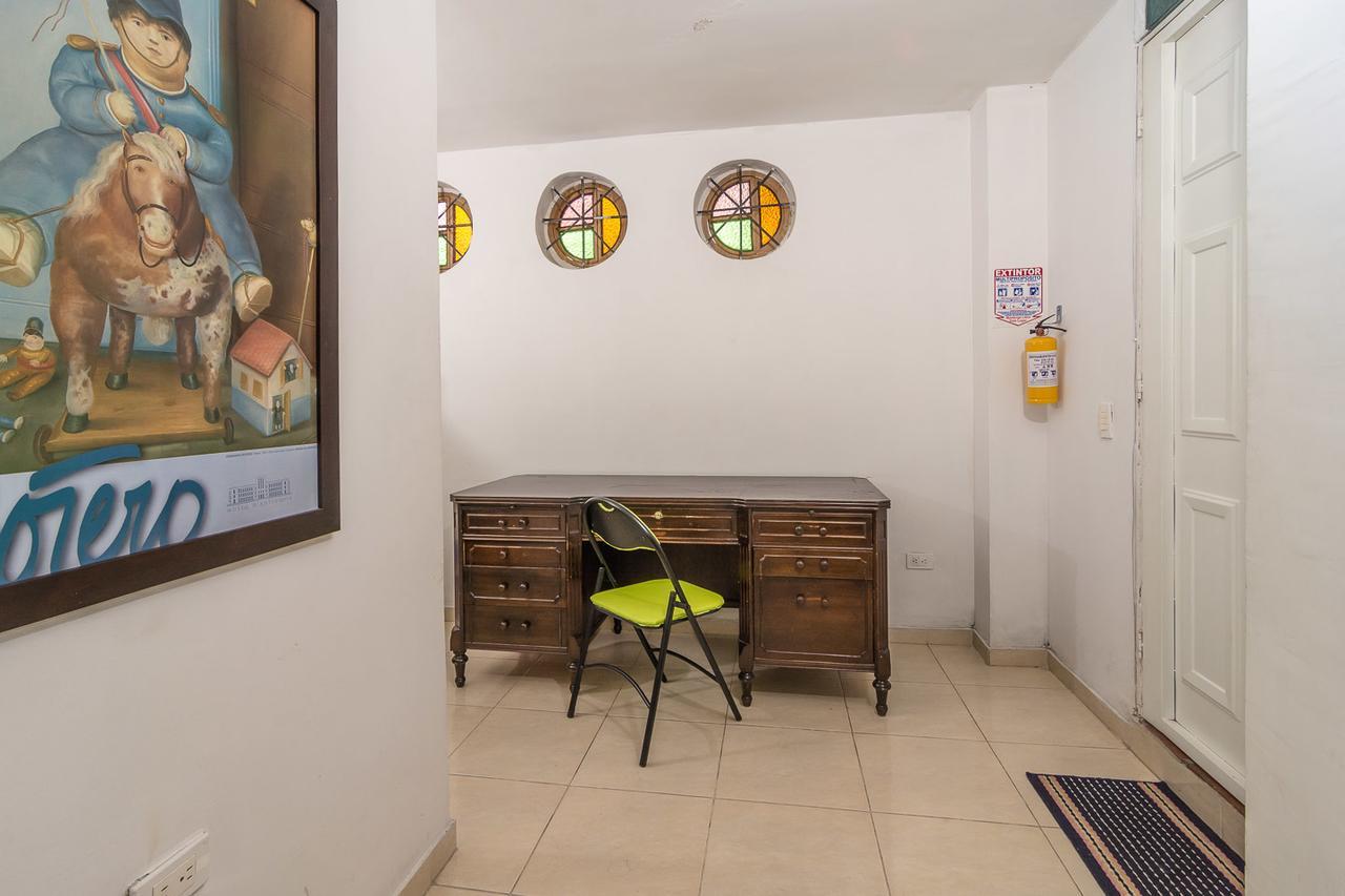 Raiz Hostel Medellin Bagian luar foto