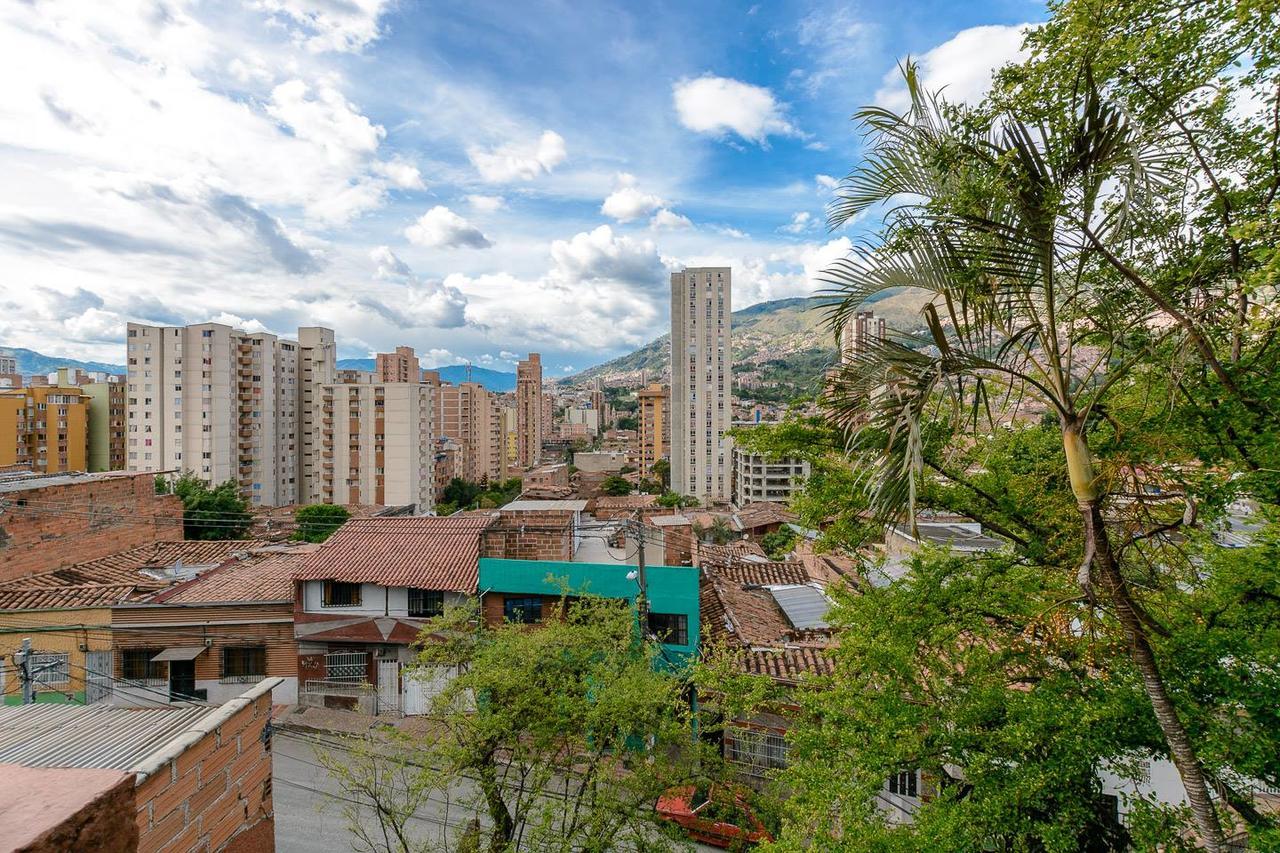 Raiz Hostel Medellin Bagian luar foto