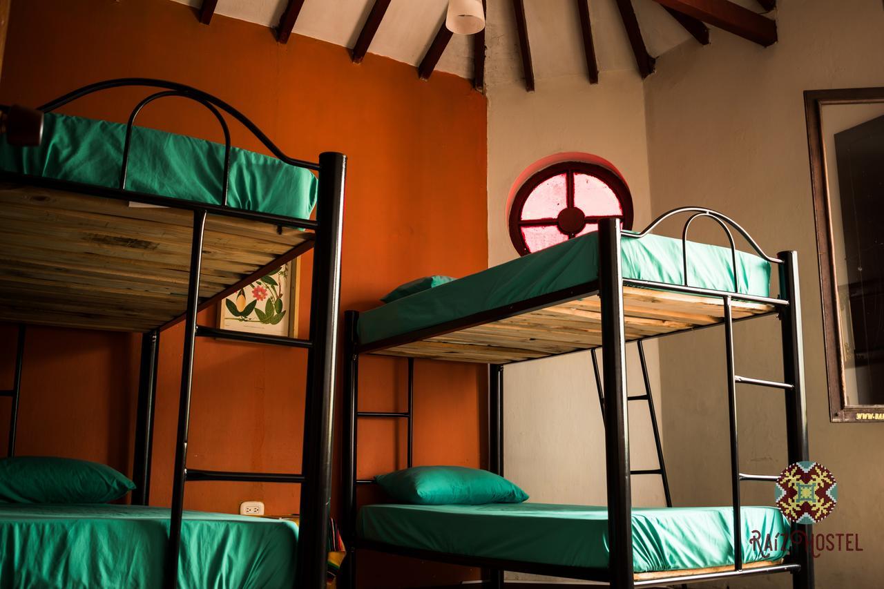 Raiz Hostel Medellin Bagian luar foto