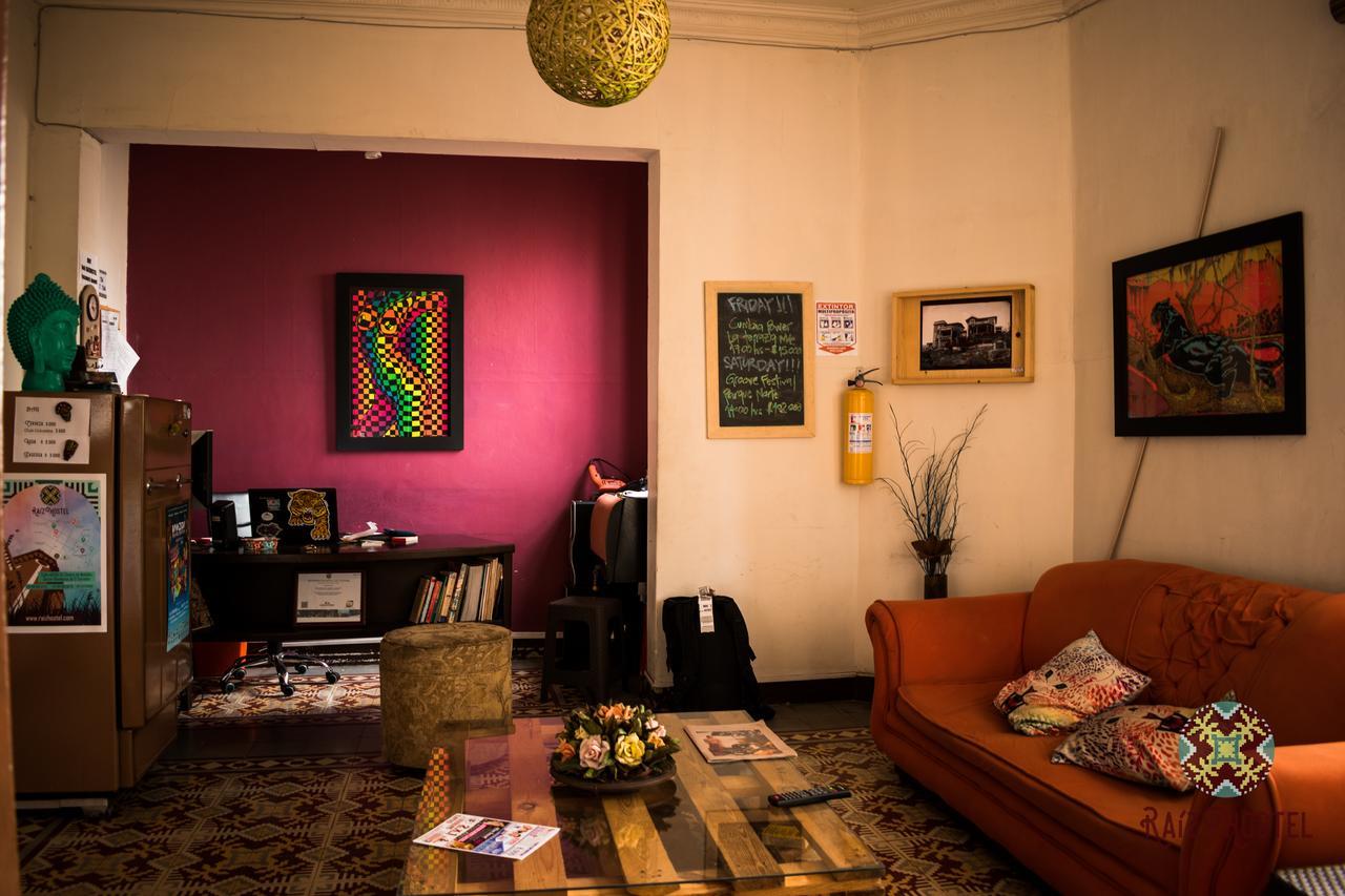 Raiz Hostel Medellin Bagian luar foto