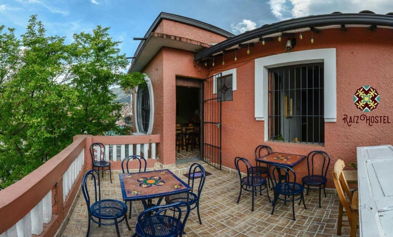Raiz Hostel Medellin Bagian luar foto
