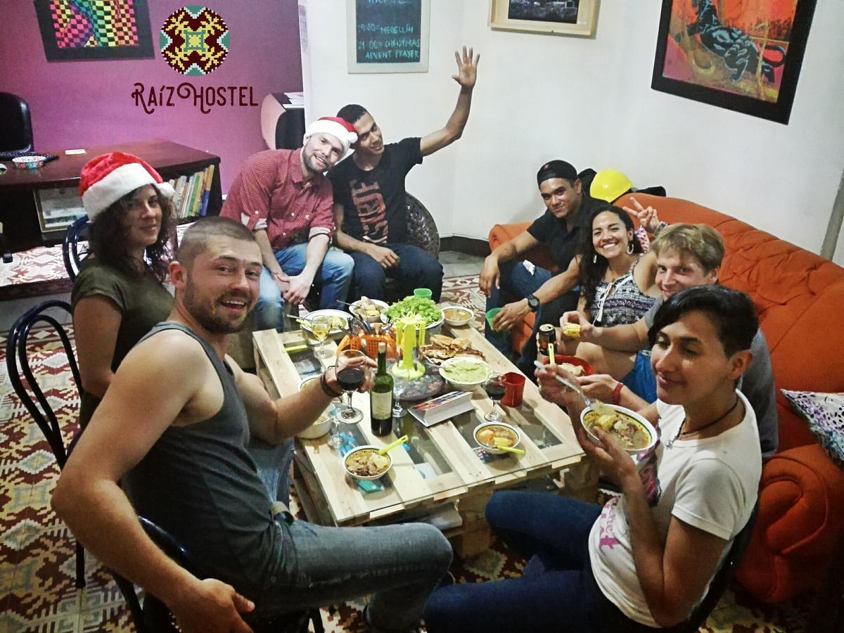 Raiz Hostel Medellin Bagian luar foto